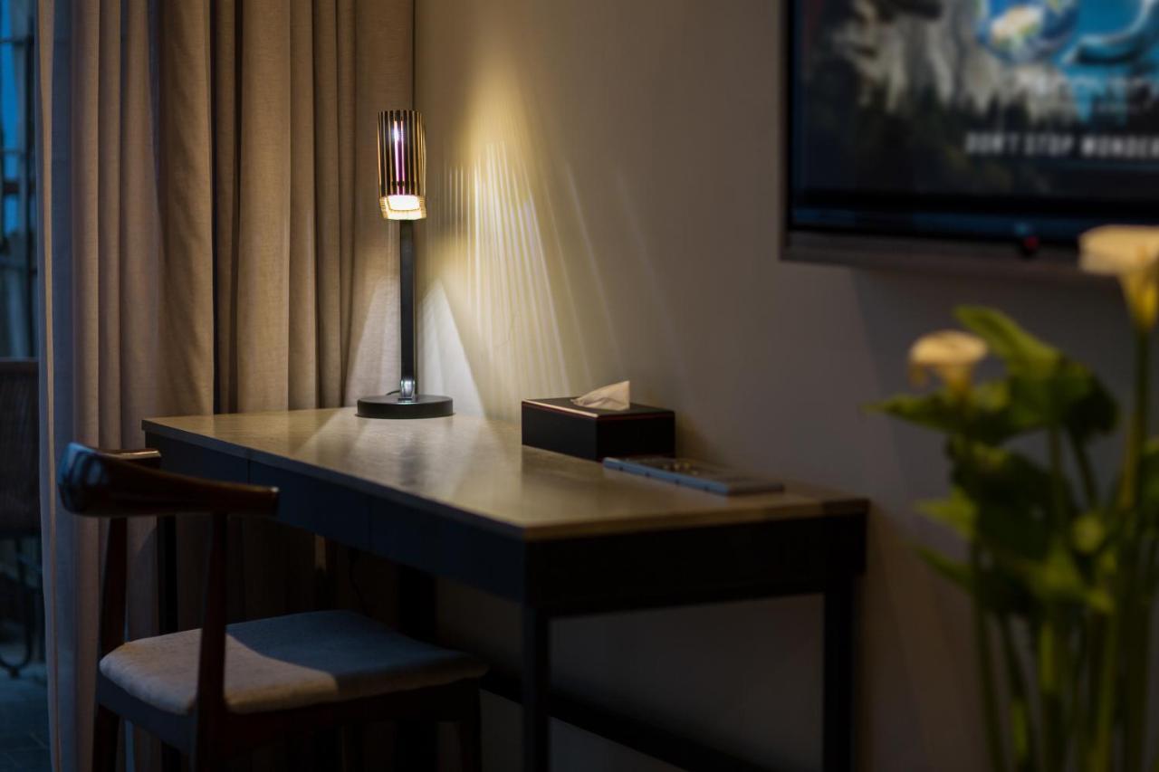 เปาส์ ซาปา เลเชเชอร์ โฮเต็ล Hotel ภายนอก รูปภาพ A table lamp