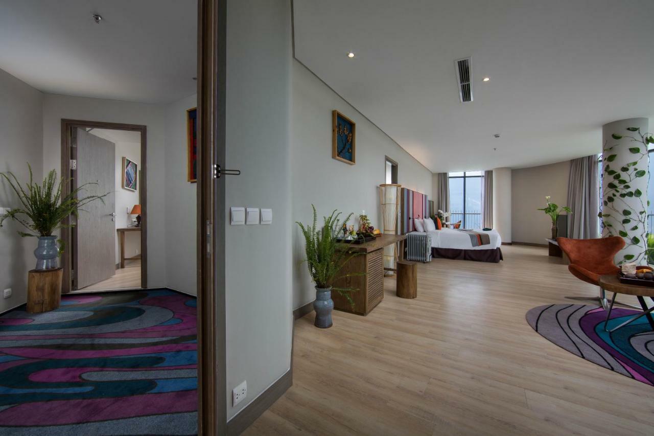 เปาส์ ซาปา เลเชเชอร์ โฮเต็ล Hotel ภายนอก รูปภาพ A suite at the hotel